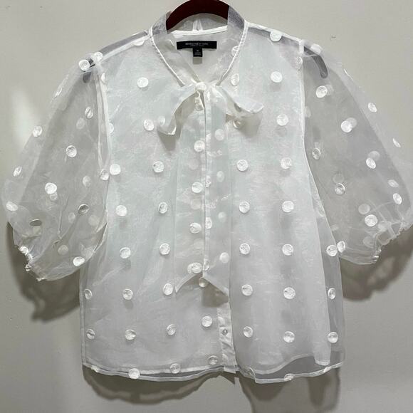MARC NY Andrew Marc White Top SIZE MEDIUM Polka Dot Puff Sleeve Tie Neck Blouse - Picture 6 of 6